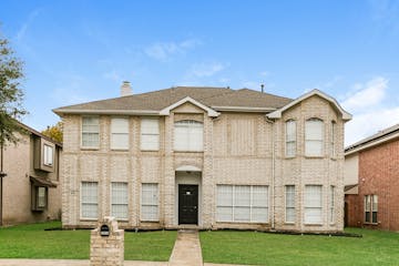 1954 Pin Oak Ln Lancaster, TX 75146